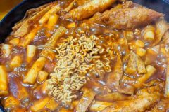 매콤달콤 중독적인 한입, 전국 떡볶이 맛집 5곳