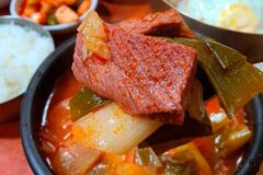진한 맛과 깊은 향으로 속까지 따뜻하게 해주는 국물 맛집 5곳