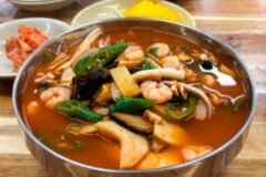 얼큰한 국물과 푸짐한 해물이 매력적인 짬뽕 맛집 5곳